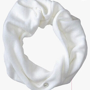 Bula white knit Ingrid infinity scarf. Button logo. Acrylic. NWT.